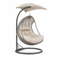 Sedia Sospesa in Metallo con Rattan Sintetico e Cuscino Beige